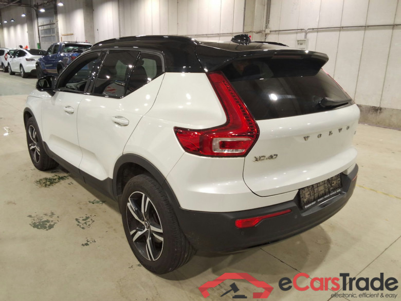 VOLVO XC40 1.5 T2 R-DESIGN #2