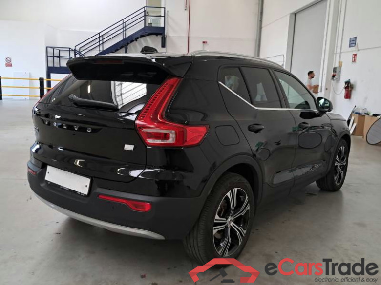 VOLVO XC40 / 2017 / 5P / SUV T4 PLUG-IN HYBRID AUTO RECHARGE INSCR. #2