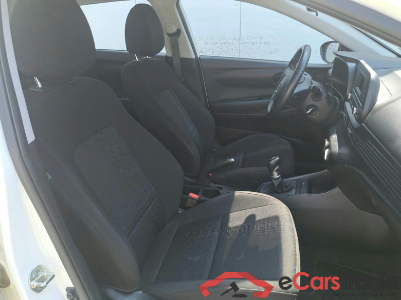 HYUNDAI i20 / 2020 / 5P / berlina con portón 1.0 TGDI 74kW (100CV) 48V Essence #6