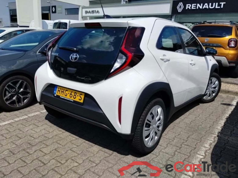 TOYOTA Aygo X 1.0 VVT-i MT Play #4