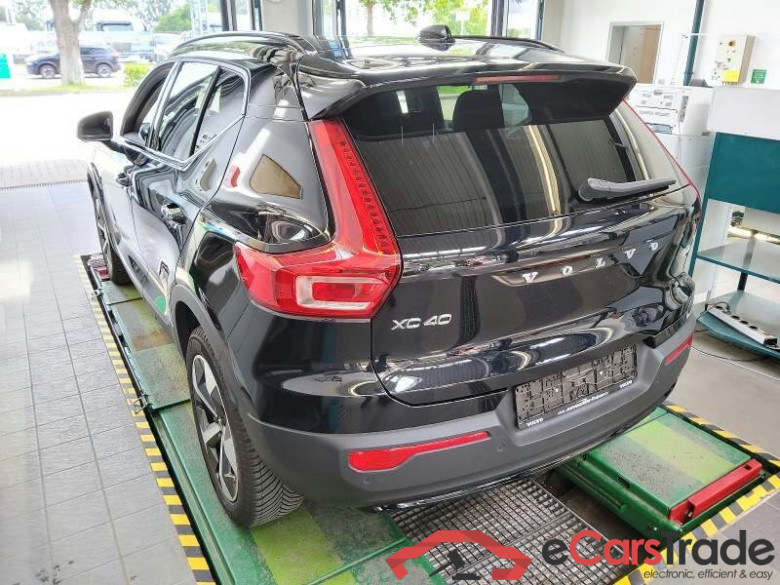 Volvo XC40 (2017->) DE - SUV5 B4 2WD EU6d, Plus Dark, (Facelift) 2022 - 2024 #4