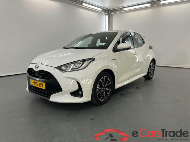 TOYOTA Yaris 1.5 Hybrid Dynamic #1