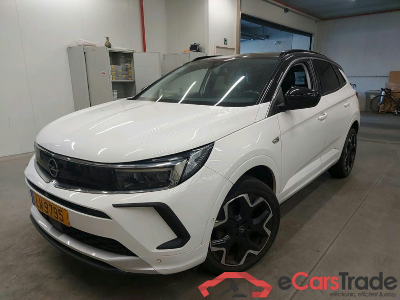 OPEL - OPE GRANDLAND Turbo D 130PK AT8 Ultimate With 19 Inch Alloy