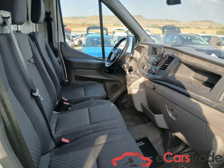 FORD Transit / 2013 / 4P / furgón 350 125kW L2H2 Van Trend FWD MHEV #6