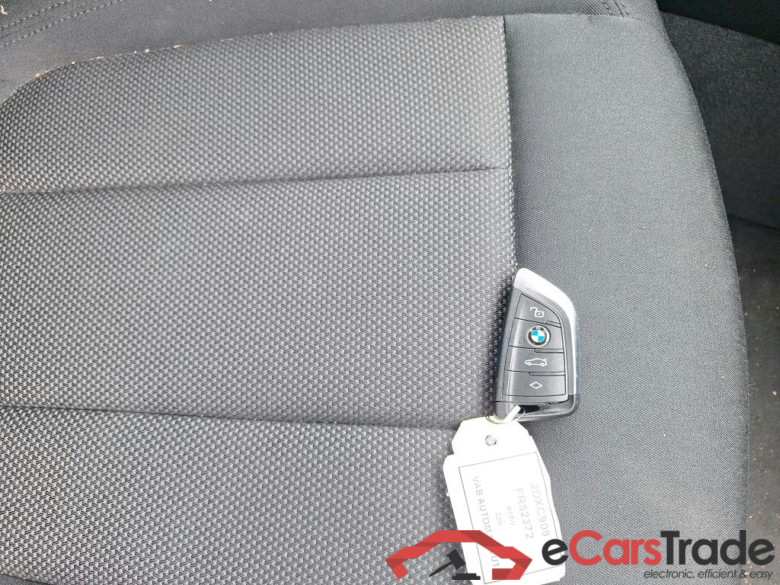 BMW - BMW 3 TOURING 320e 204PK            ***              TOTAL LOSS             ***          With Climatic & Cruise Control & Park Sensors Front & Rear  * HYBRID * #4