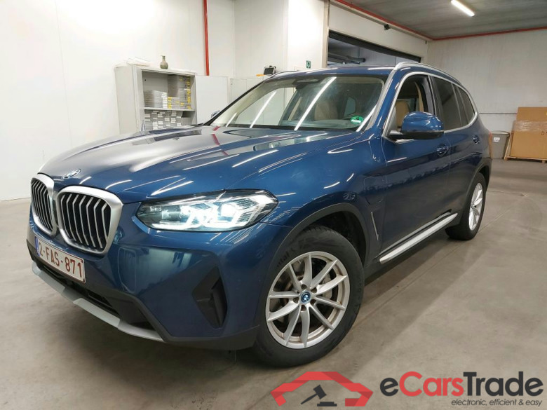 BMW - BMW X3 xDrive30e 272PK Pack Innovation With Head Up & Travel & Comfort & Driving Assistant Professional & Adaptive Suspension & Harman Kardon & Parking Assistant Plus & Towing Hook * HYBRID * #1