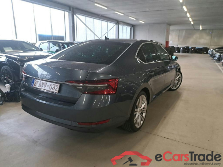 SKODA - SKO SUPERB CRTDI 122PK DSG7 Clever Plus & Safety & Matrix LED & Canton Sound & 19 Inch & Removable Towing Hook #2