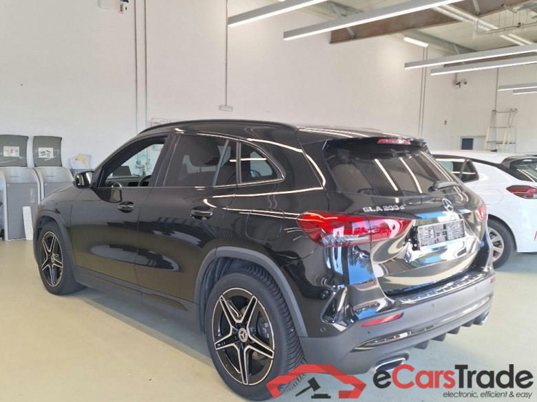 Mercedes GLA 200d AMG Night Aut. LED Widescreen Ambient Navi 1/2 Sport-Leather-Alcantara KeylessGo Camera Klima PDC ... #6