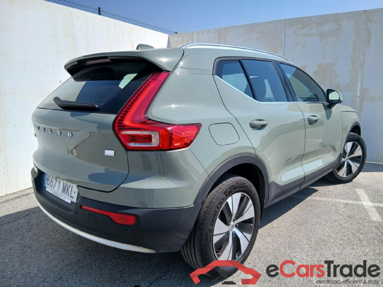 VOLVO XC40 / 2021 / 5P / todoterreno 1.5 T4 Recharge PHEV Core Auto #2