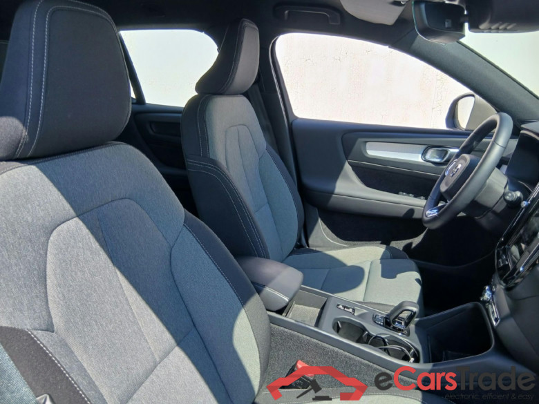 VOLVO XC40 / 2021 / 5P / todoterreno 1.5 T4 Recharge PHEV Core Auto #6