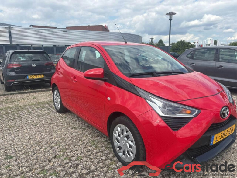 TOYOTA Aygo 1.0 VVT-i x-play #2