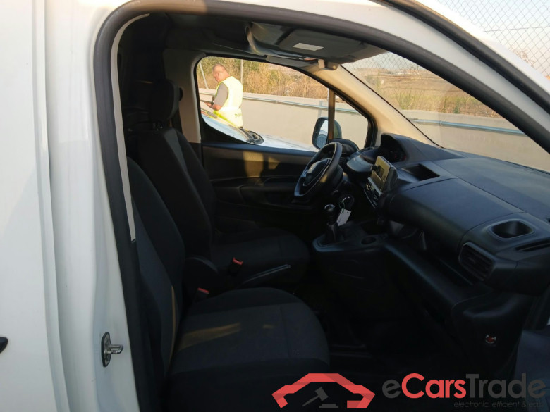 PEUGEOT Partner / 2018 / 3P / furgón derivado de turismo Pro Standard 600kg BlueHDi 73kW (AC) #6