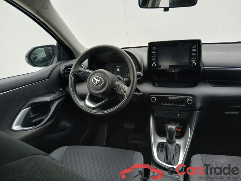 TOYOTA Yaris 1.5 120H Business Plus #3