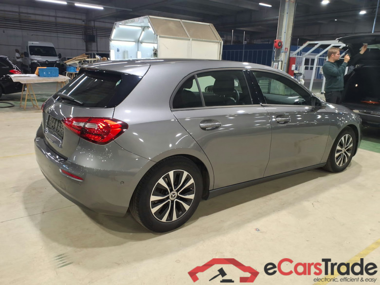 Mercedes A 180 Pano Widescreen Navi KeylessGo Klima PDC ... #3