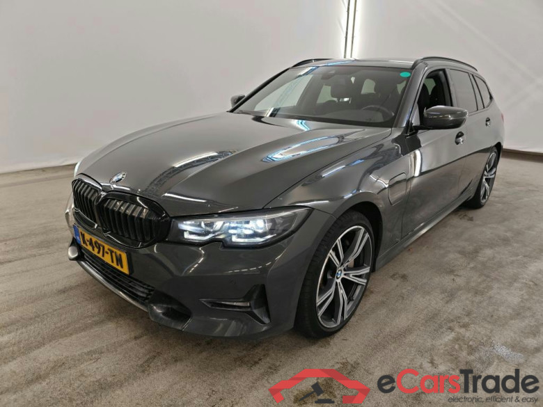 BMW 3 Serie Touring 330e Sport Line 5d + Shadow Line