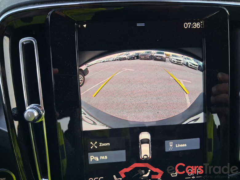 VOLVO XC40 / 2021 / 5P / todoterreno 1.5 T5 Recharge PHEV Plus Dark Auto #6