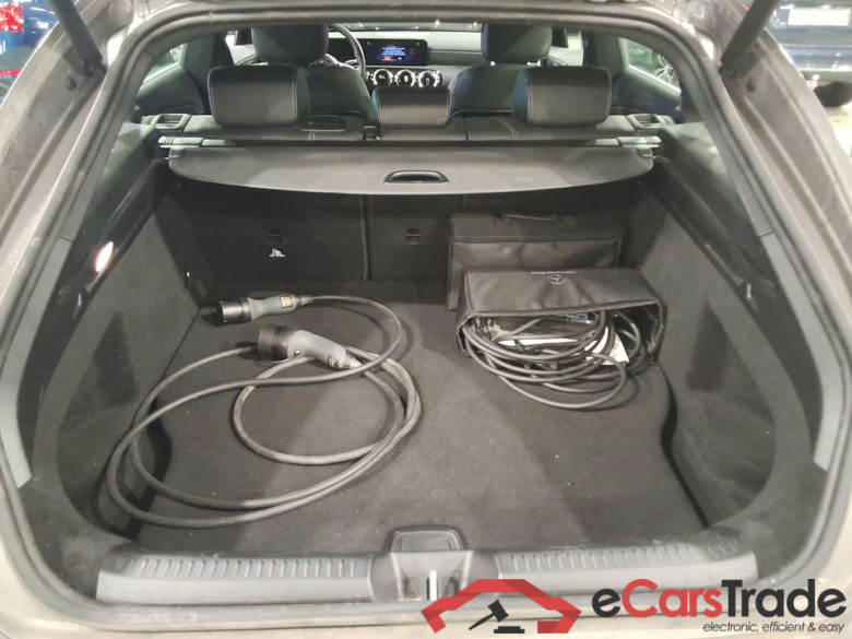 MERCEDES-BENZ CLA - Klasse 1.3 CLA 250 E BUSINESS SOLUTION DCT #3