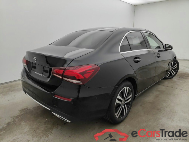 Mercedes-Benz A-Klasse Limousine A 200d Business Solution 4d #2