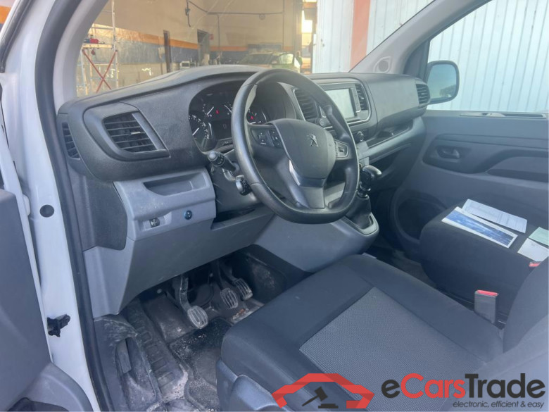 PEUGEOT Expert / 2016 / 4P / furgón Furgón Premium 2.0 BlueHDi 120 Standard #3
