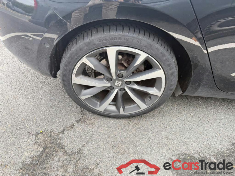 SEAT Leon Leon 1.0 eTSI MHEV FR DSG FR #4