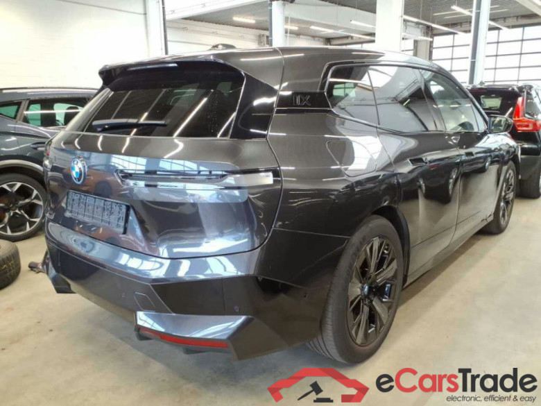 BMW iX  #3