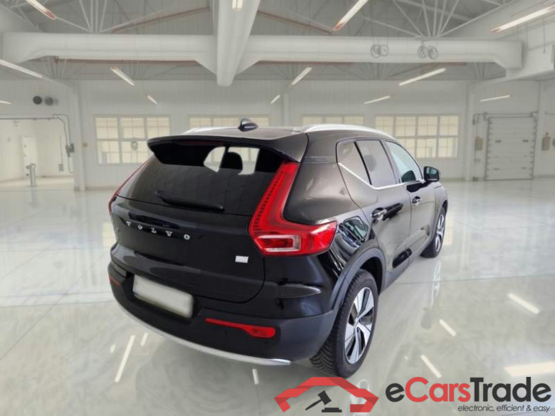 VOLVO XC40 / 2021 / 5P / SUV T4 RECHARGE PLUG-IN AUTO ESSENTIAL #2