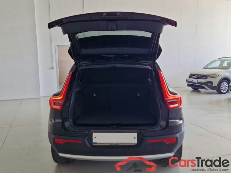 VOLVO XC40 / 2021 / 5P / SUV T4 RECHARGE PLUG-IN AUTO ESSENTIAL #5