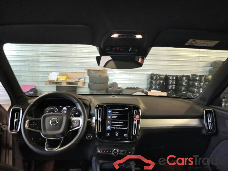 VOLVO XC40 / 2021 / 5P / FUORISTRADA T2 AUTOMATICO CORE N1 #3