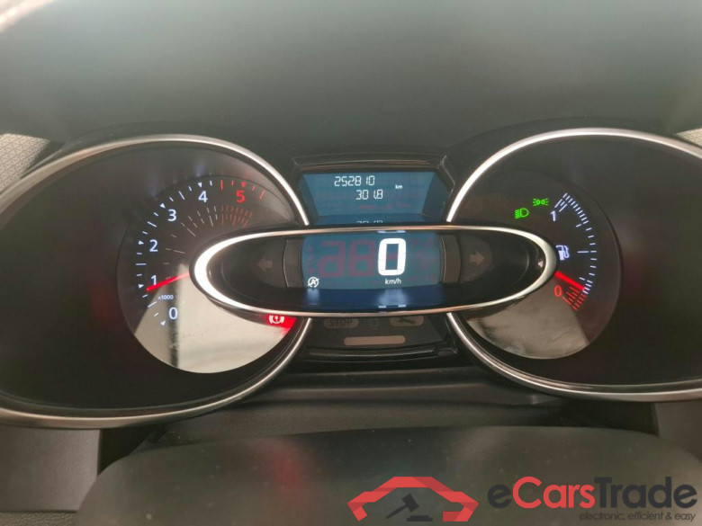 Clio IV Air MediaNav 1.5 dCi 75CV BVM5 E6 #6