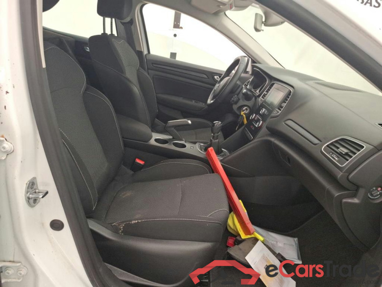 Megane IV Berline 5pt. Société Air Nav Reversible 1.5 dCi 90CV BVM6 E6 #6