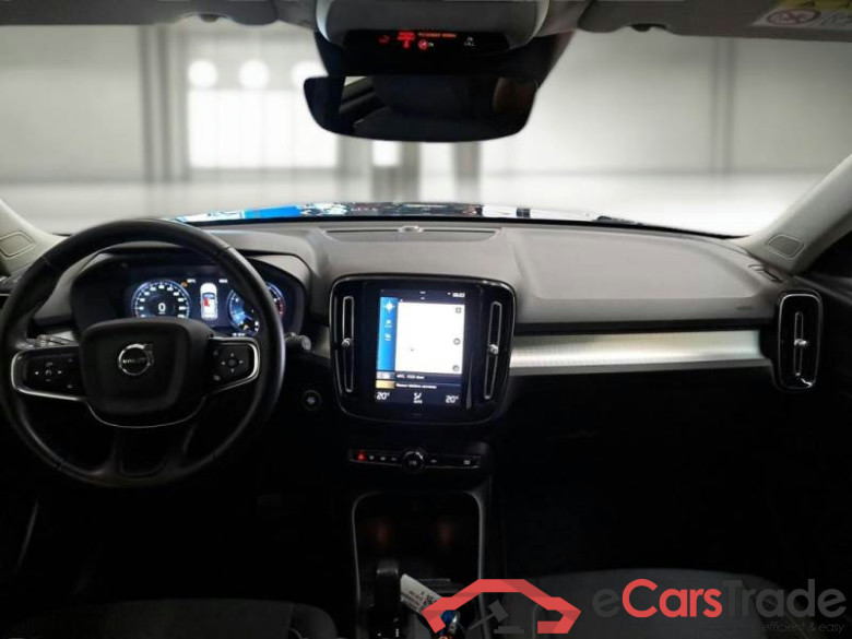 VOLVO XC40 / 2017 / 5P / SUV B4 AWD AUTOMATICO MOMENTUM PRO #3