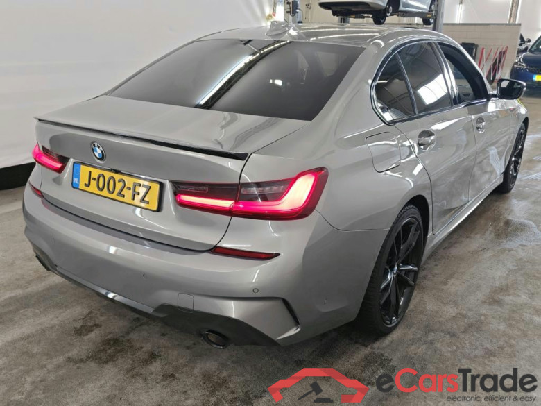 BMW 3 Serie Sedan 330e 4d #4