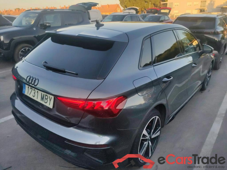 AUDI A3 / 2020 / 5P / berlina con portón Sportback Black 45 TFSI e Comp S tronic #2