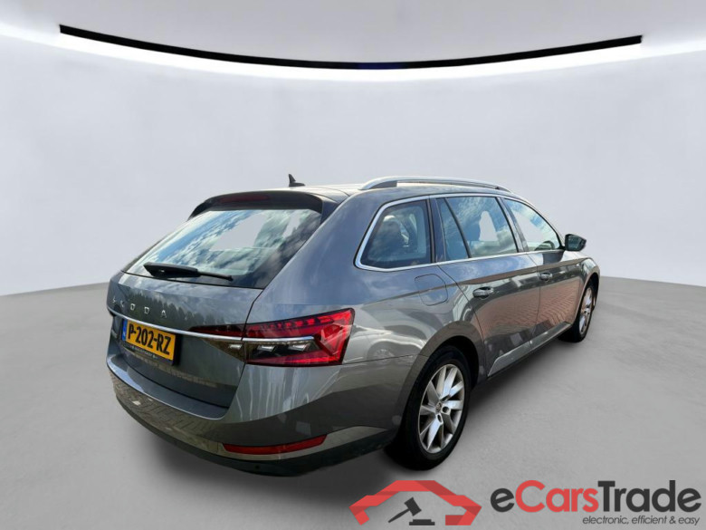 SKODA Superb Combi 110 kW #6