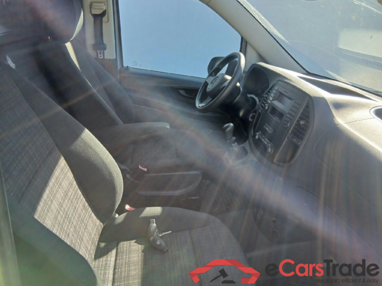 MERCEDES-BENZ Vito / 2014 / 4P / furgón 111 CDI Larga #6