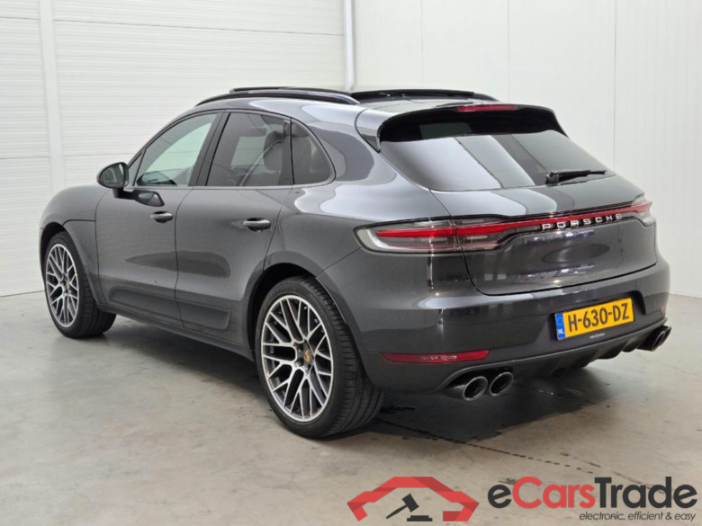 PORSCHE Macan 2.0 #3