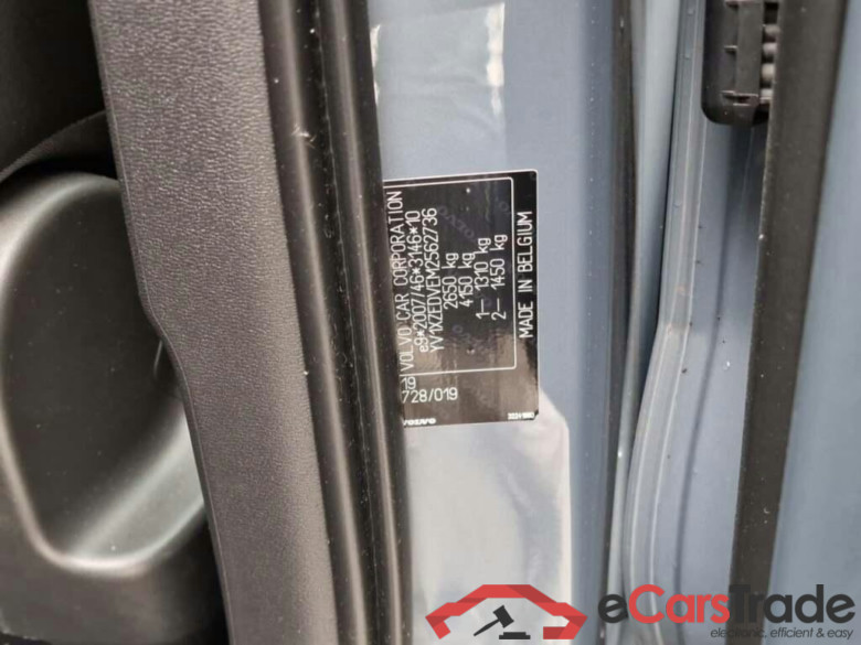 VOLVO XC40 Recharge P8 AWD R-Design #5
