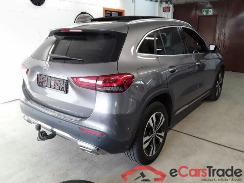 Mercedes-Benz GLA  #4