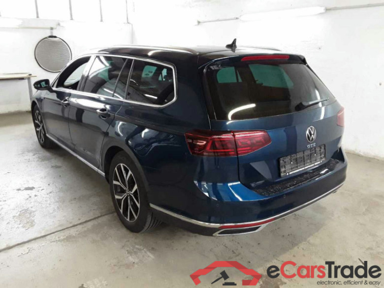 Volkswagen Passat Variant  #3