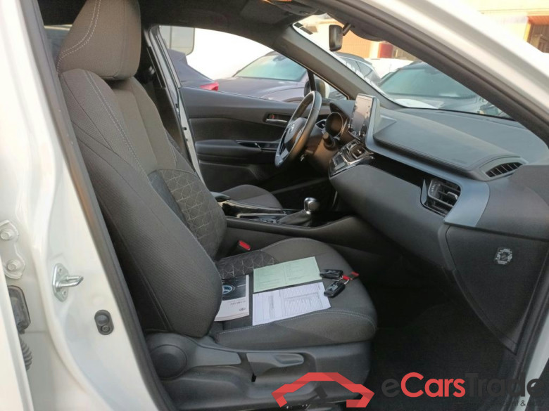 TOYOTA C-HR / 2019 / 5P / todoterreno 2.0 180H Advance #6