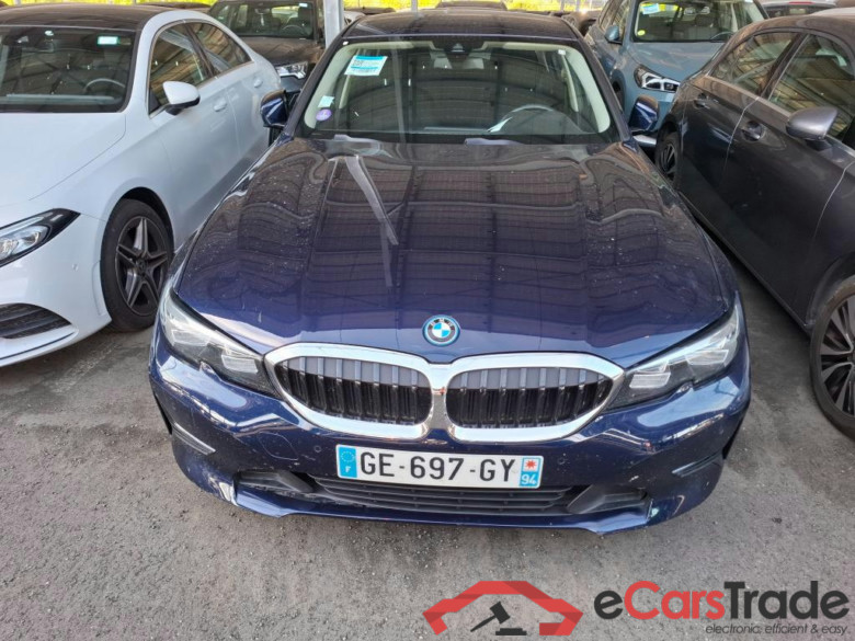 BMW Série 3 Berline / 2018 / 4P / Berline 330e 292ch Business Design BVA8 Hybride #1