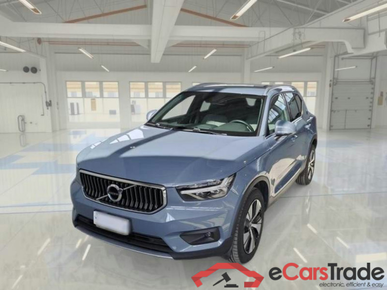 VOLVO XC40 / 2017 / 5P / SUV T4 PLUG-IN HYBRID AUTO RECH INSCRIP EXPR
