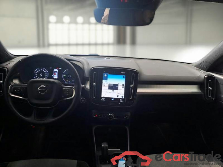 VOLVO XC40 / 2017 / 5P / SUV T4 Plug-in Hybrid auto Rech Inscrip Expr #3
