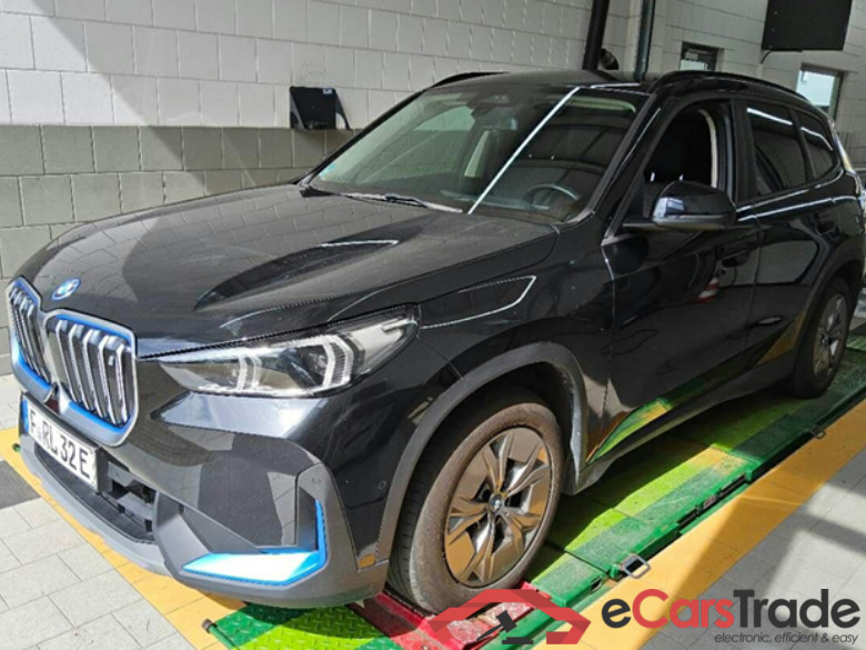 Baureihe iX1 30 xDrive 64kWh #1