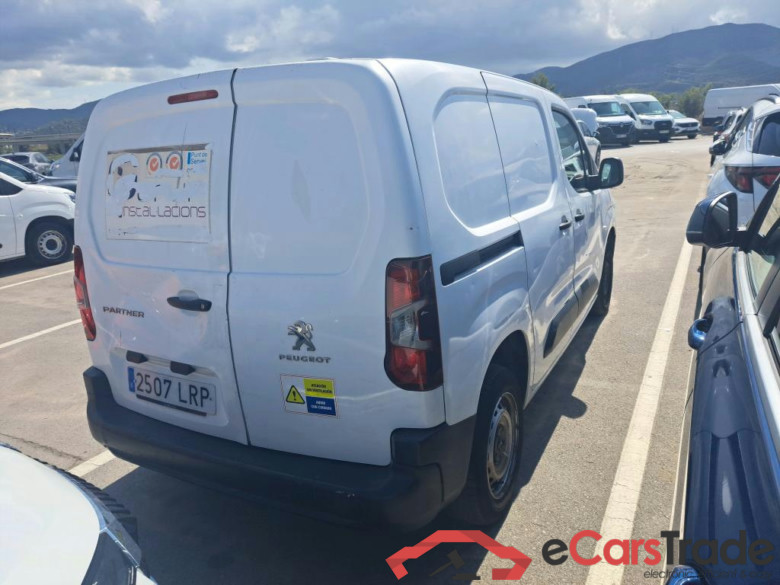 PEUGEOT Partner / 2018 / 4P / furgón derivado de turismo Premium Standard 600kg BlueHDi 73kW (AC) #2