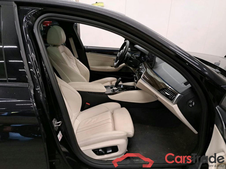 BMW - BMW 5 BERLINE 545e xDrive 394PK M Sport With Dakota Mem Sport Seats & Comfort Plus & Driver Assist Pro & Safety & M Spoiler & Park Assistance Plus & Harman Kardon & 19 Inch & Sunroof * HYBRID * #3