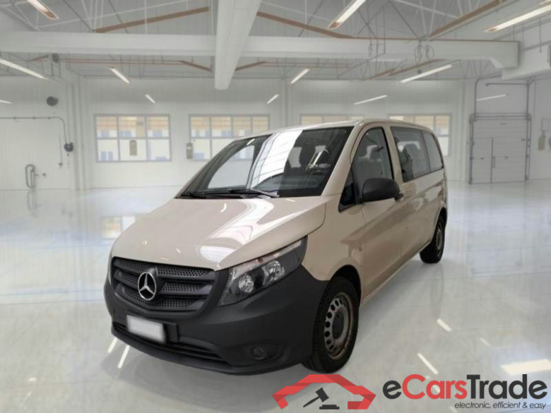 MERCEDES-BENZ VITO / 2014 / 4P / COMBI 114 CDI 4X4 AUT COMPACT TOURER BASE