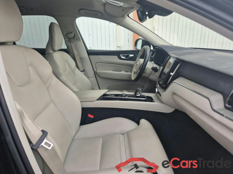 VOLVO XC60 / 2017 / 5P / todoterreno 2.0 B4 D Plus Dark Auto #6