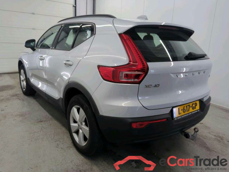 VOLVO XC40 1.5 T2 Moment. Core #6