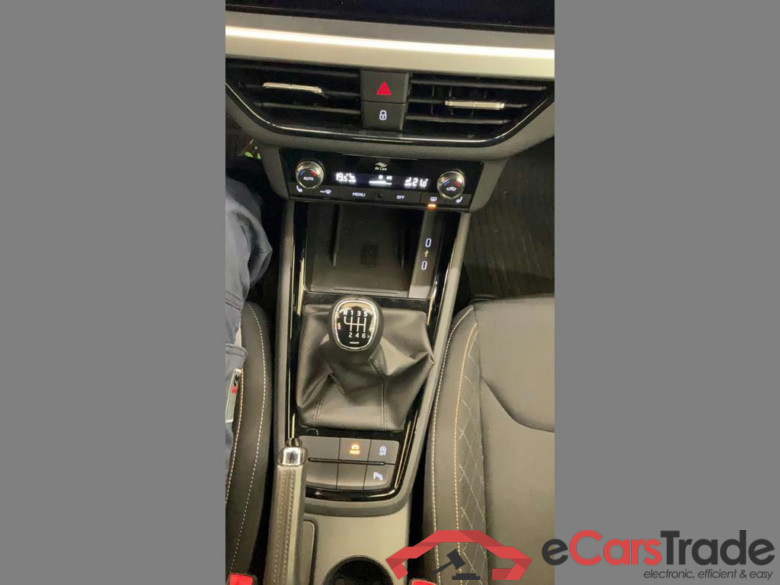 SKODA Kamiq 1.5 TSI Clever #6